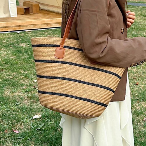 Grass-woven women's summer tote bag for beach, large capacity woven shoulder bag, rattan grass bag, bucket bag, trendy