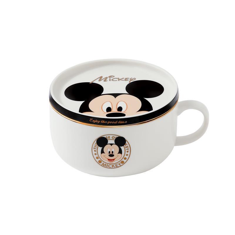 元工場の商品はかわいいです。取っ手付きのカップラーメンと蓋付きの大きいサイズのサラダと茶碗の食器を持っています。学生寮のインスタントラーメンのカップです。|undefined