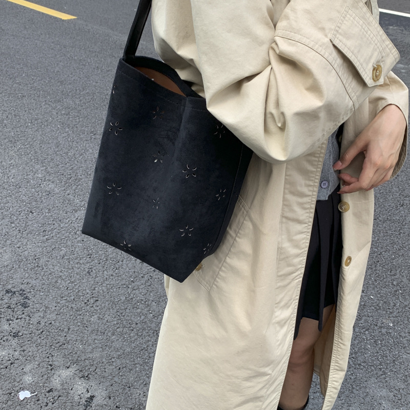 大容量麂皮水桶包2025新款女式上班通勤韩版气质ins单肩包|undefined