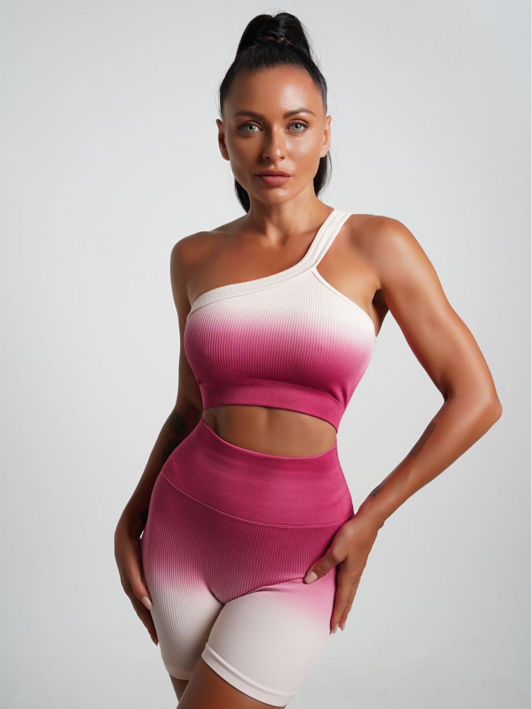 Conjunto de Dos Piezas para Mujer, Verano 2025, Estilo Europeo y Americano, Camiseta de Yoga Degradada de Manga Corta, Pantalones Cortos Deportivos Ajustados, Elásticos y que Dejan al Descubierto el Abdomen