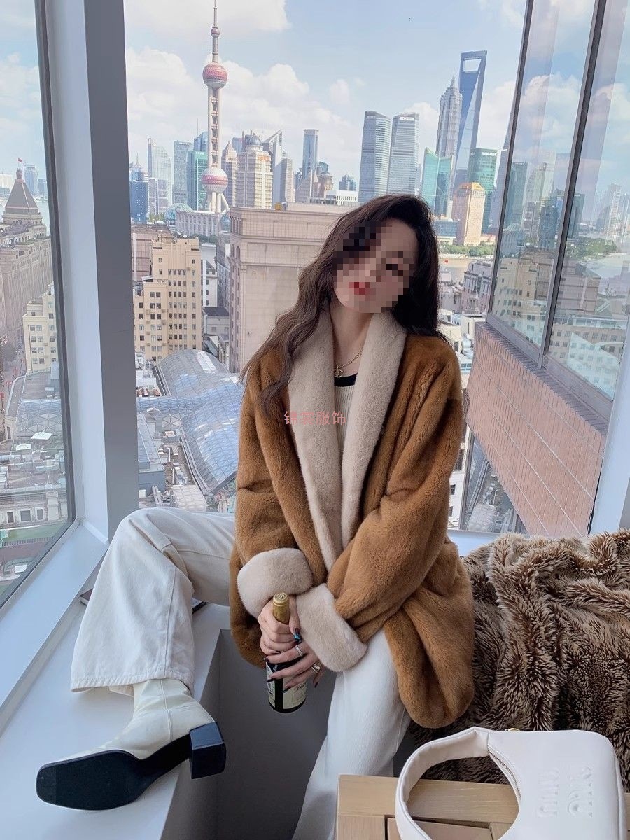 热销皮草新款2025加厚西装款大衣女年轻挽袖青果领仿水貂外套冬