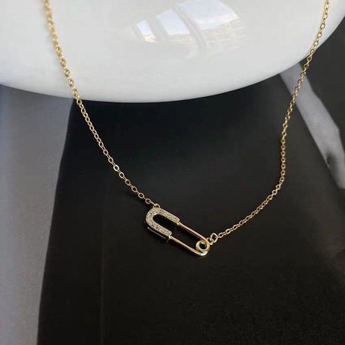 Japanese and Korean-style cross-border accessories, Insta-minor design sense safety pin lock chain, simple temperament diamond necklace for women
