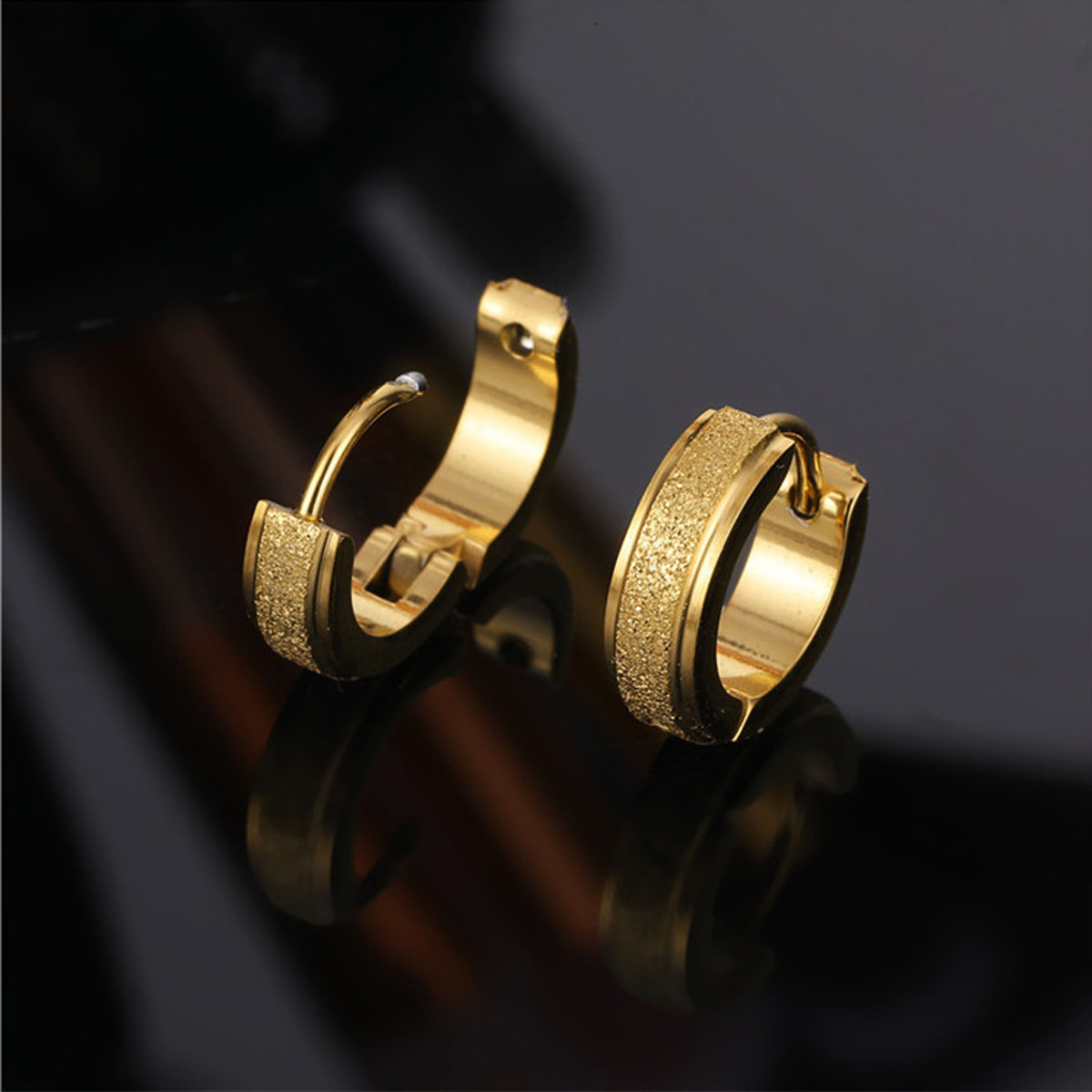 Boucles d'oreilles unisexes en acier titane, à clip, finition sablée, style manchettes et clous d'oreilles._voghion.com
