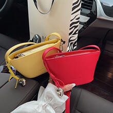 �r��б����ٴ����μ�ˮͰ�����s���К��|Ů������ͨ�����e�ٴ�