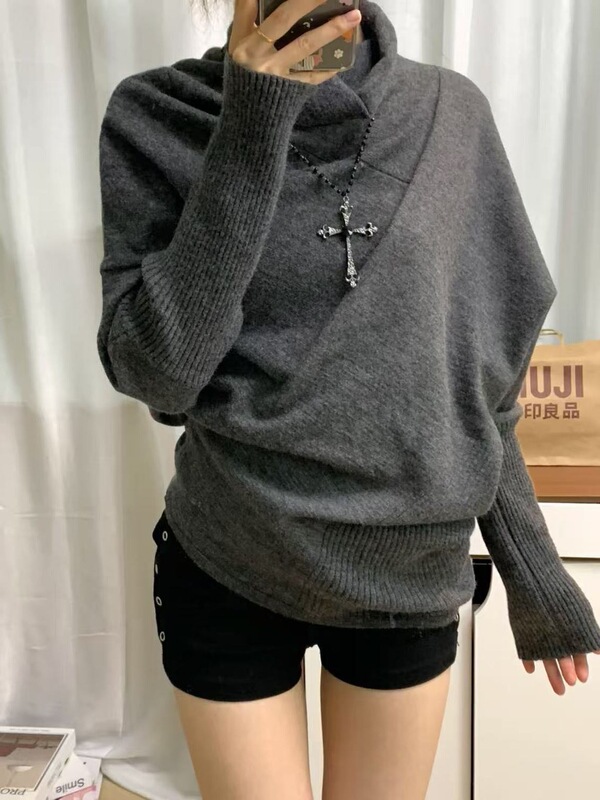 American Retro Batwing Sleeve High-Neck Gray Sweater for Women, 2025 Autumn New Pullover Knitwear with a Stylish Design American Retro Batwing Sleeve High-Neck Gray Sweater for Women, 2025 Autumn New Pullover Knitwear with a Stylish Design