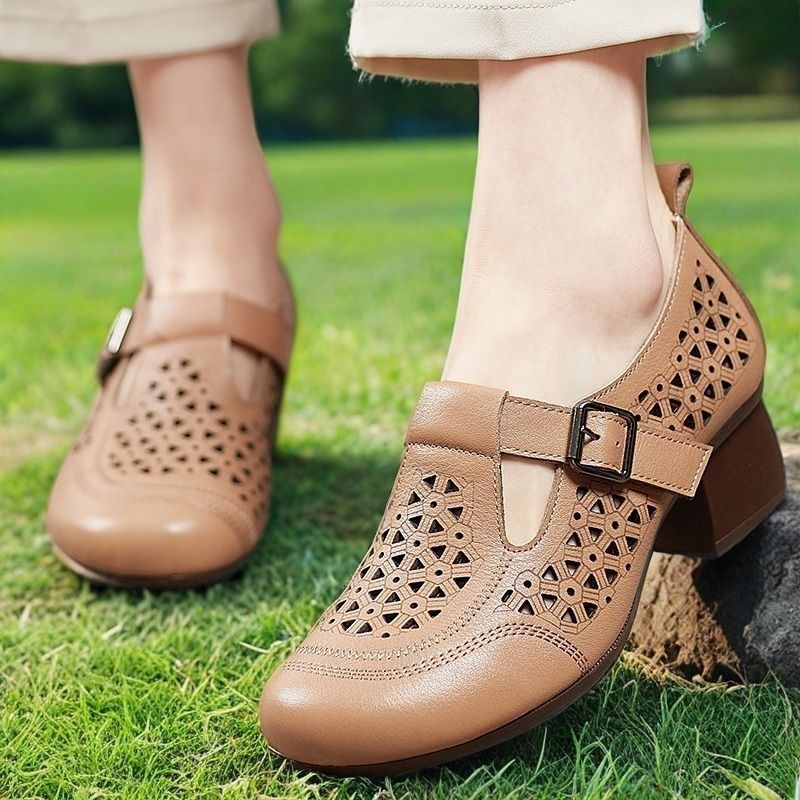 春夏新款软皮防滑镂空妈妈凉鞋中年鞋子粗跟洞洞鞋软底防滑单鞋女