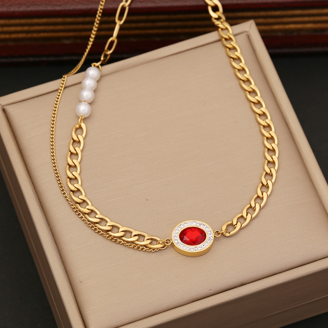 New2024 alta qualità Moda donna Nuovi gioielli Collana di perle di zircone rosso Catena in acciaio inossidabile a doppio strato INS Collare N1058_voghion.com
