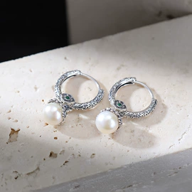 耳钉;戒指;吊坠