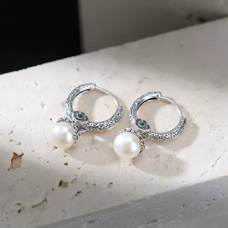 悦宝珠宝S925纯银淡水珍珠复古做旧民族风唐草纹如意圆珠耳坠耳环