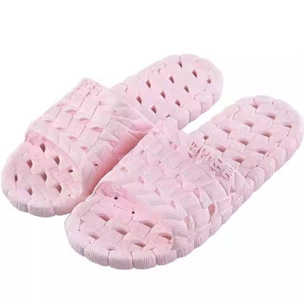 Non-slip women's slippers for bathroom