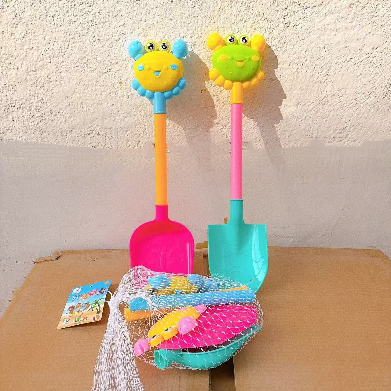 Bolsas de malla de dibujos animados de color para jugar con herramientas de arena, pala para jugar con nieve, pala de plástico grueso, 2 juegos de agua