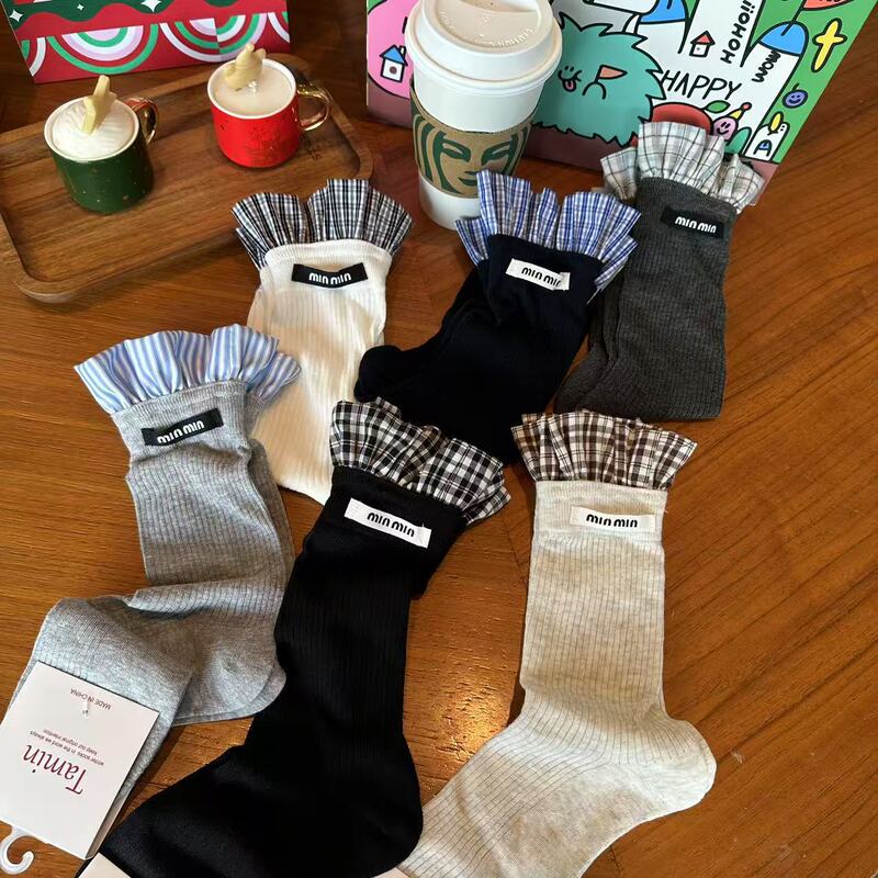 European-made niche catwalk pit net version letter lace Korean-style piled socks