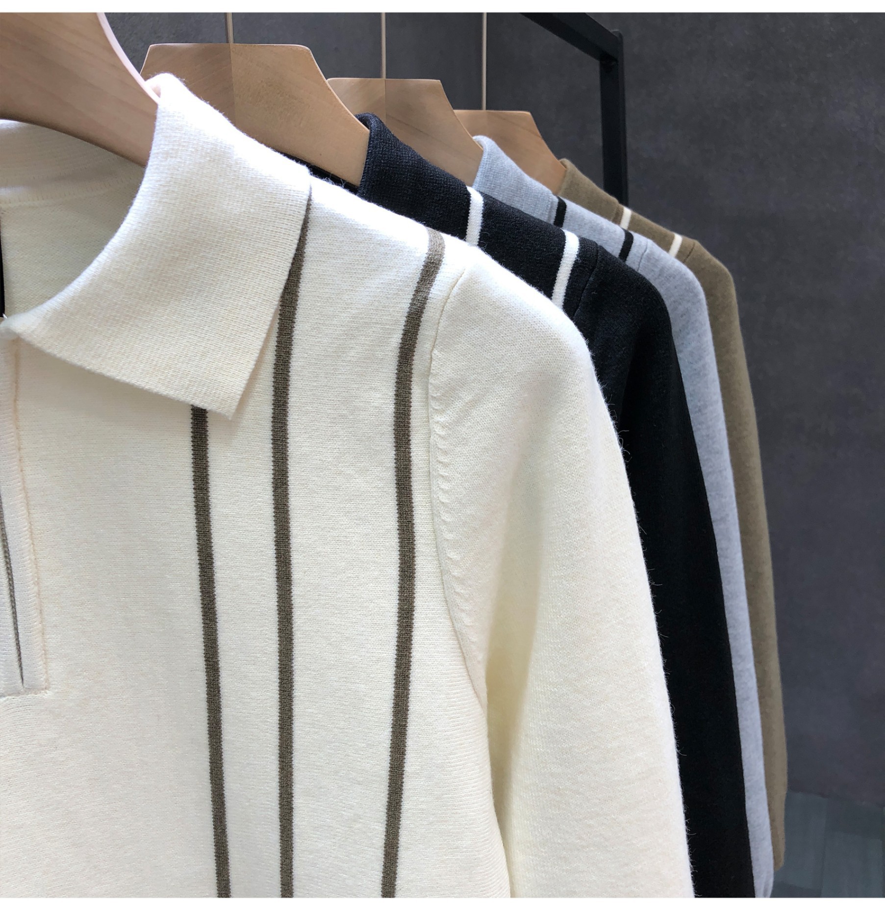 Maglione polo uomo slim fit con zip e design a righe_voghion.com