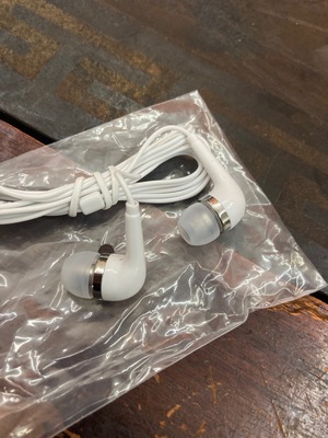 Stock Handle 50000 In ear Mp3 headset White headphones