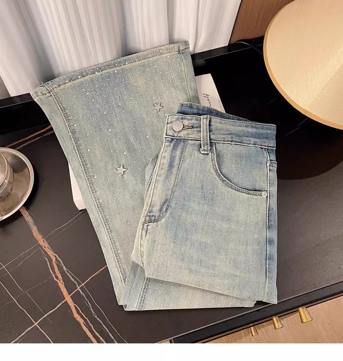 Calças flare de cintura subida para mulher com strass_voghion.com
