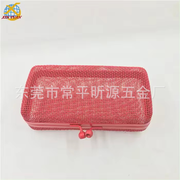 本厂供应美容框反口铁架，边框， 手机包专用晚礼包五金