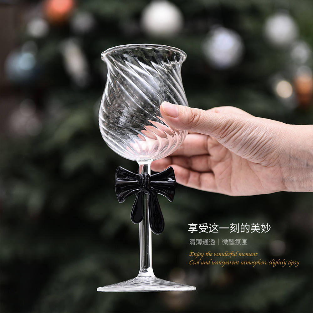 Creativo alto borosilicato de vidrio tazas de vino alto arco tazas de pies altos de día de San Valentín romántico arco negro tazas de champán