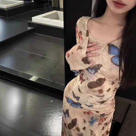 辣妹复古蝴蝶印花长袖茶歇连衣裙女春夏收腰性感修身度假包臀长裙