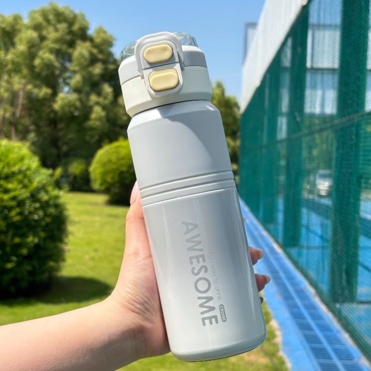 Taza de aislamiento deportivo simple 316 de acero inoxidable de alta capacidad para beber taza de agua de alto valor de la cara nueva hervidora