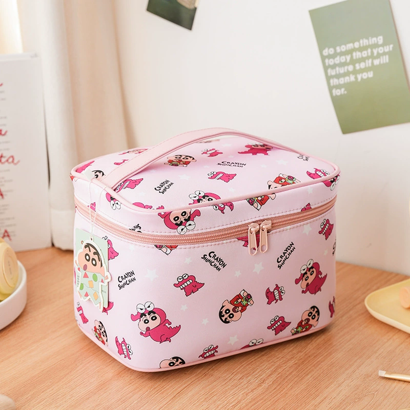 Косметичка Sanrio стеганая с синтепоном-наполнением, просторная дорожная организация, рисунки с героями