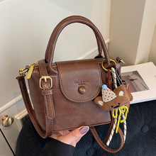 ����Ů����Լ�ٴ�С�����о���С���б���ʱ�е����ͨ�ڰ�