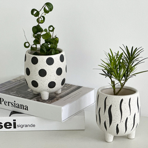 Ins-style cute hand-painted ceramic flowerpots with feet cross-border foreign trade export geometric cartoon meat pots wholesale ornaments