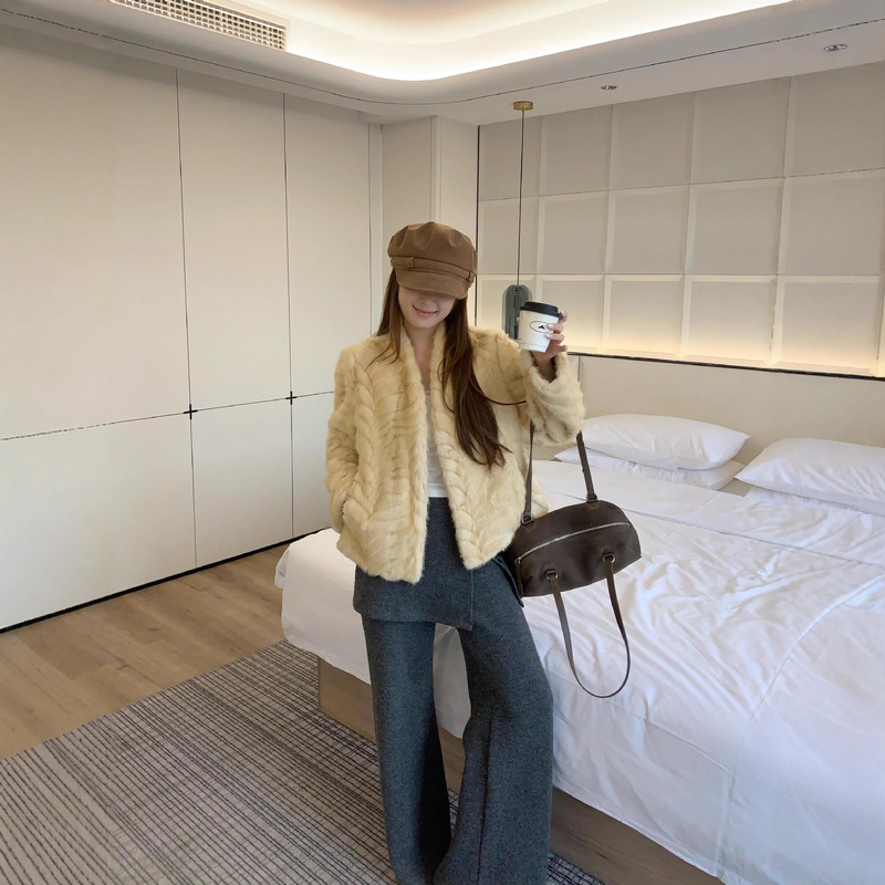 Cross-Border V Neck Herringbone Gold Leaf Mink Eco-Friendly Fur Women's 2025 Winter High-End Fur One-Piece Short Jacket