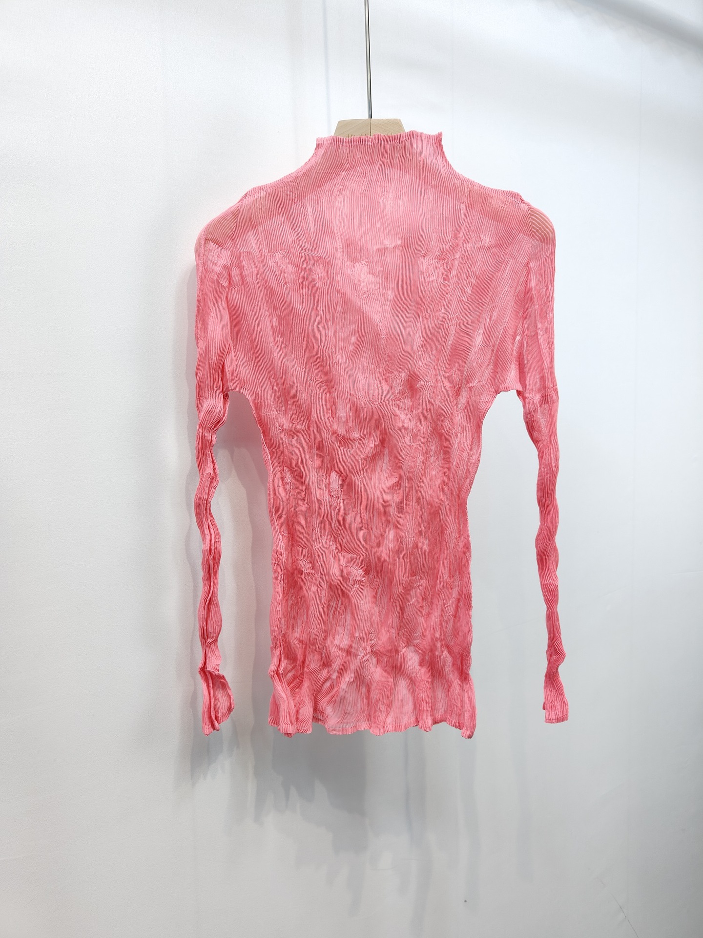 2025年プリーツトップス レディース 高級感 テンセル素材 透け感 レース 超伸縮性 スリムフィット 若見え 薄手Tシャツ