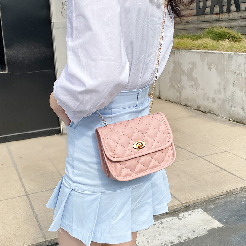 Streetwear Solid Color Lingge Square Buckle Chain Bag display picture 2