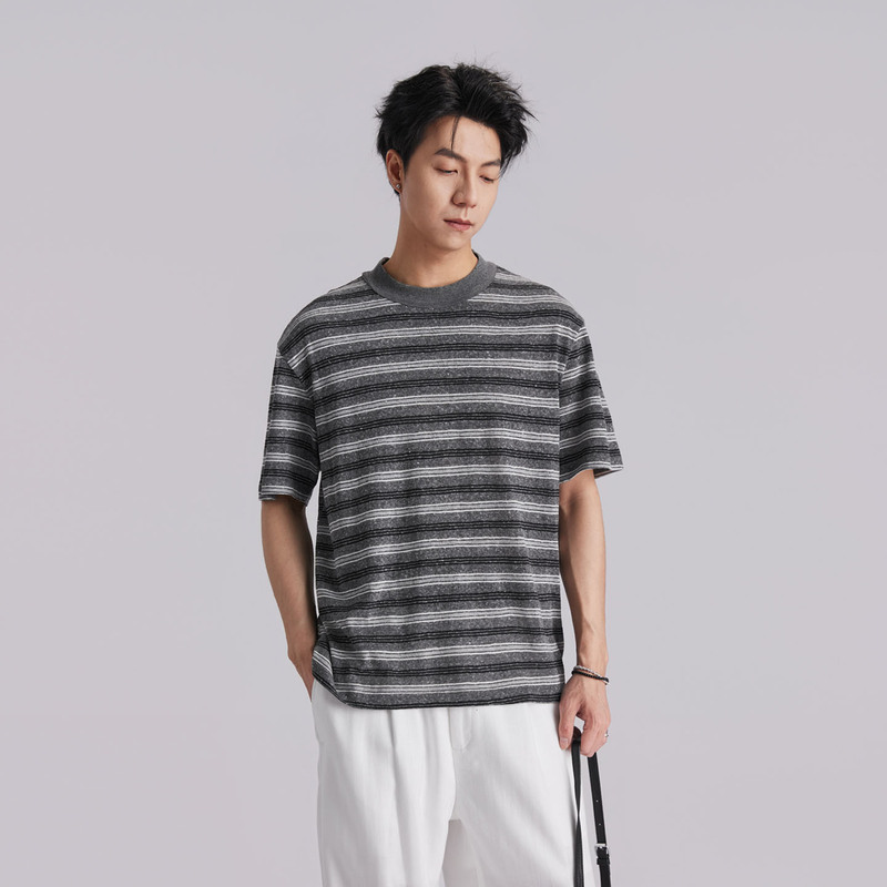 UO8979 블랙