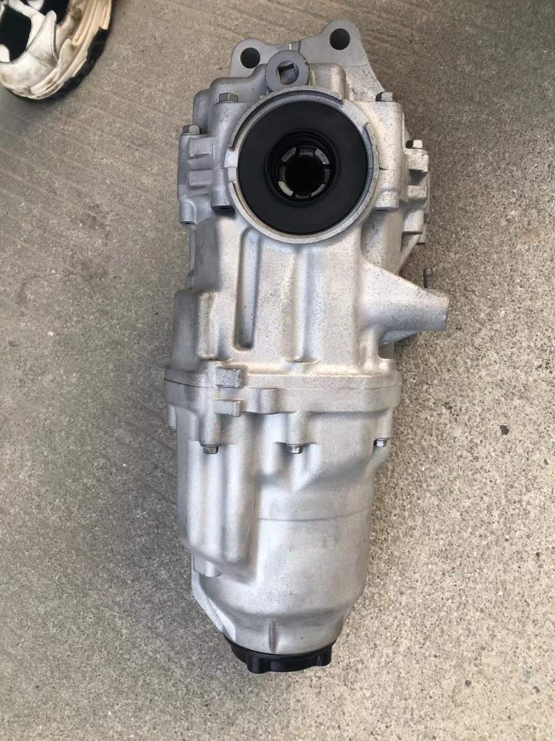 Suitable for Honda CR-V RE4 rear differential assembly, 2.4L, four-wheel drive