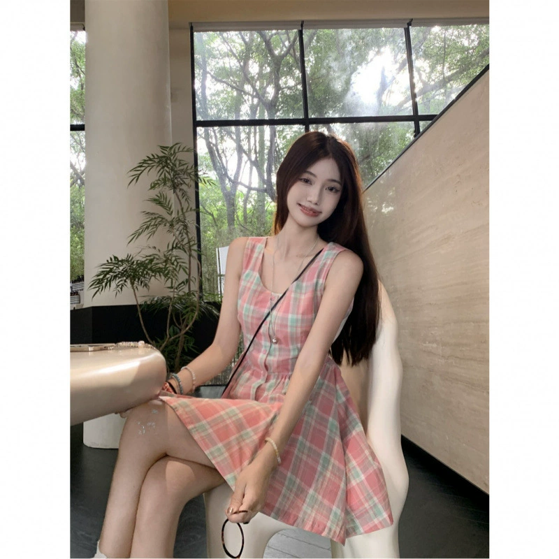 Настоящий шанс по реальной цене ~ Корейское однобортное платье в контрастную клетку с короткой талией и утягивающим эффектом без рукавов на подтяжках