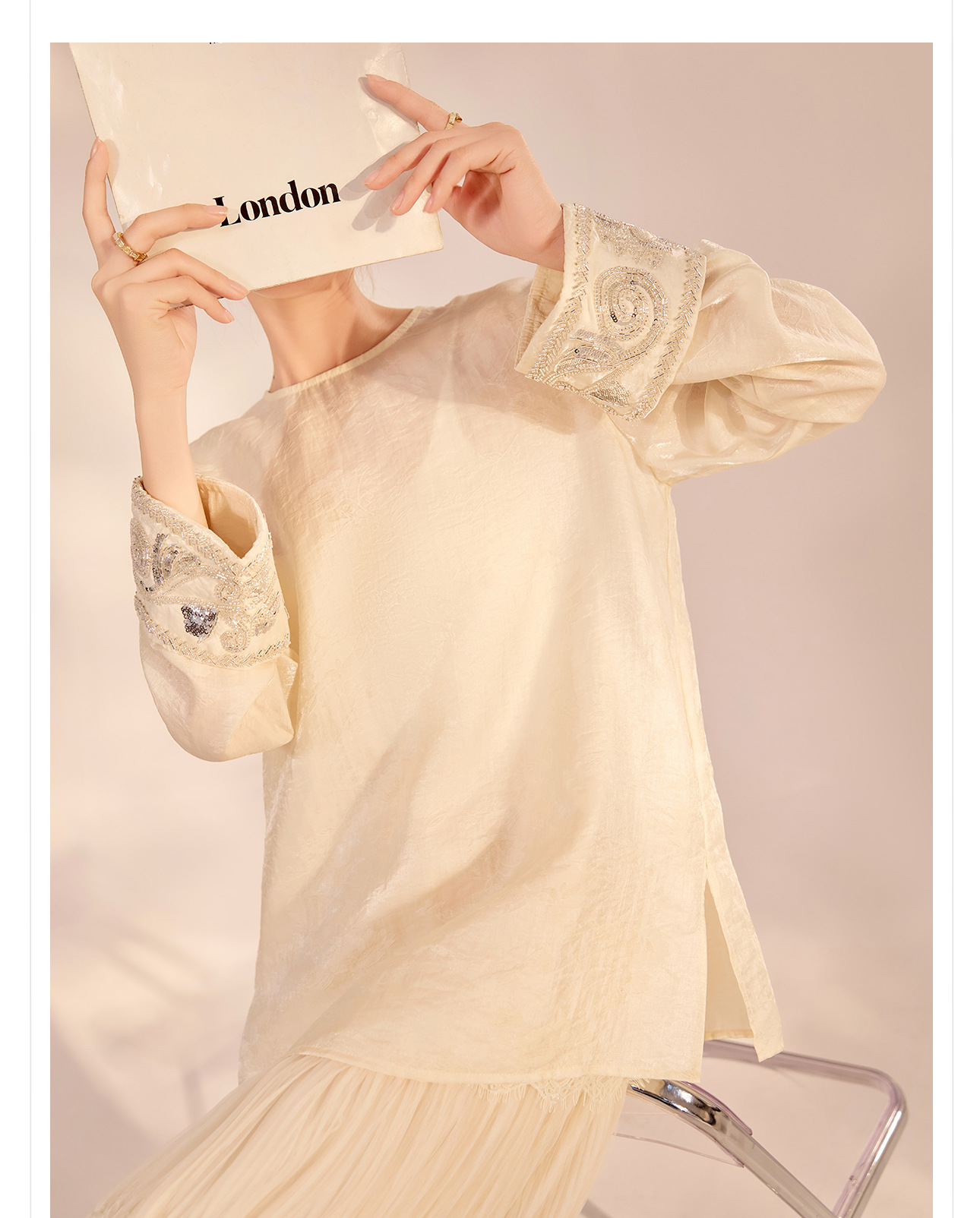 Áo sơ mi nữ dài tay phong cách Trung Hoa mới, đính cườm thêu tay, chất liệu rayon mỏng nhẹ N2071 — Màu hồng, Màu trắng be, Màu vàng nhạt chi tiết 2