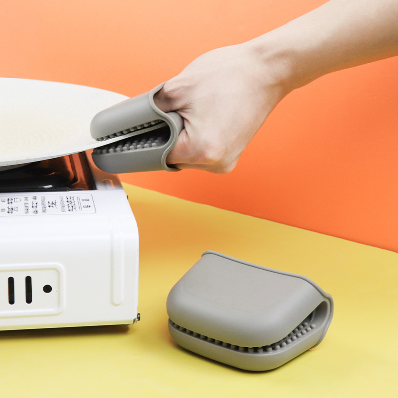 The new thickened hot hand holding the anti -slip particles…