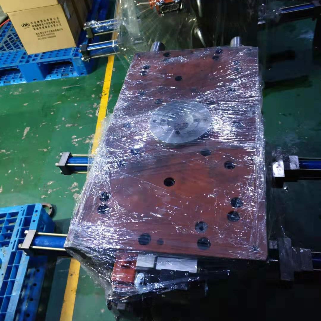 提供塑料扶梯成型加工 衣架模具加工 成品组装 抛光晒纹 手板打样