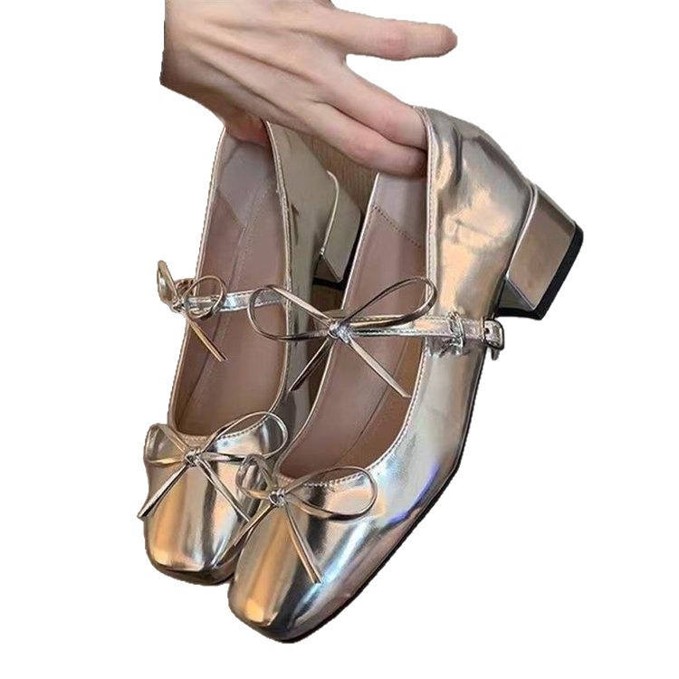 Zapatos de arco francés plateado mary-zhen primavera 2026 nueva moda versátil zapatos de cuero superficiales zapatos de cabeza cuadrada