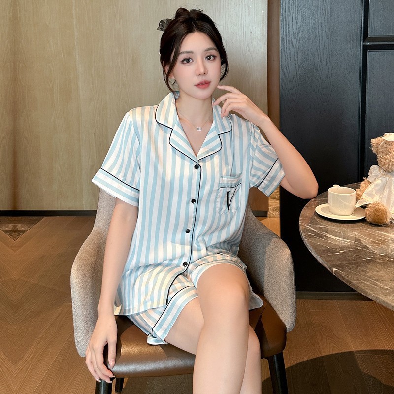 2405 파란색 반팔 반바지