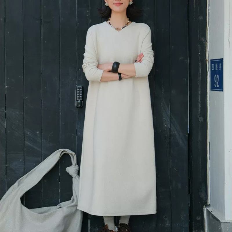2026 Fall/Winter New Product: Fluffy Air-Layer Q-Elastic Skin-Friendly Cocoon-Shaped Slimming Small V-Neck Casual Long Dress 2026 Fall/Winter New Product: Fluffy Air-Layer Q-Elastic Skin-Friendly Cocoon-Shaped Slimming Small V-Neck Casual Long Dress