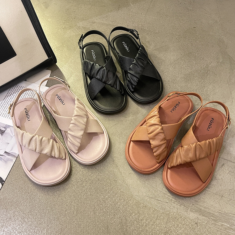 Sandalias de celebridad de Internet para las mujeres 2023 verano nuevo color puro Cruz Correa Sandalias planas moda dulce estudiante sandalias para desgaste exterior