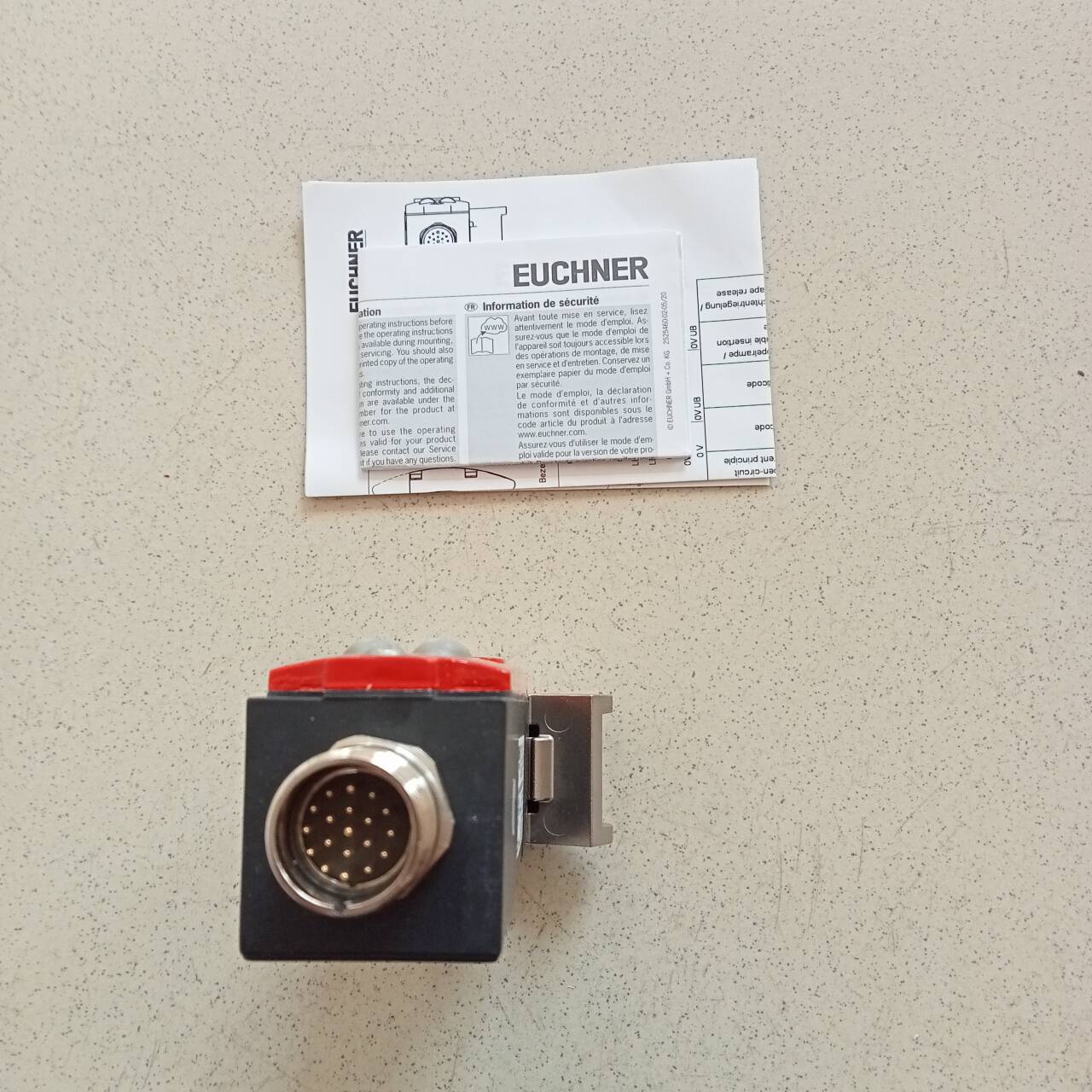 德国安士能开关CET3-AR-CRA-AH-50X-SH-C2375-115202原厂全新正品