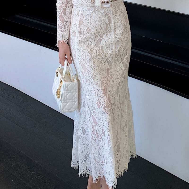 New white temperament diamond lace fishtail long skirt two-piece set new to blue here is the overskirt