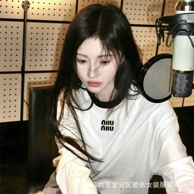 (Now) 25Ss New Miu Embroidered Letter Long-Sleeved Women's Slim Loose Round Neck T-Shirt Top Trendy