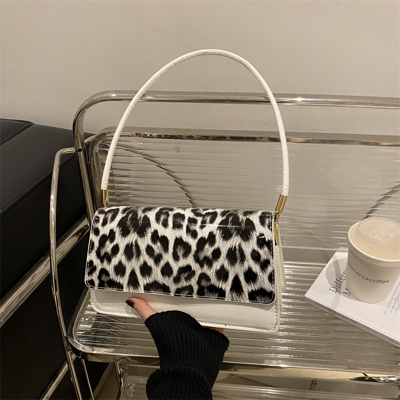 2024 moda nuevo estilo textura simple estampado de leopardo axila bolso cuadrado pequeño de mensajero portátil hombro axila bolso femenino