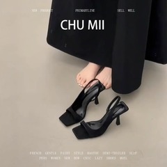 シープスキンバージョン〜女性用フレンチブラックオープントゥサンダル、シンプルなスクエアトゥ、スティレットハイヒール、エレガントなワンストラップサンダル