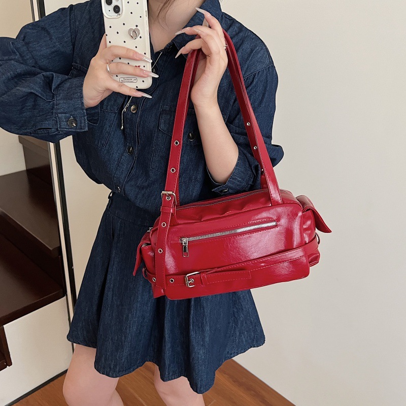 Bolsos de axila populares de este año, nuevos bolsos de verano 2025, bolsos de moda estilo motocicleta, bolsos de hombro del mismo estilo en vivo