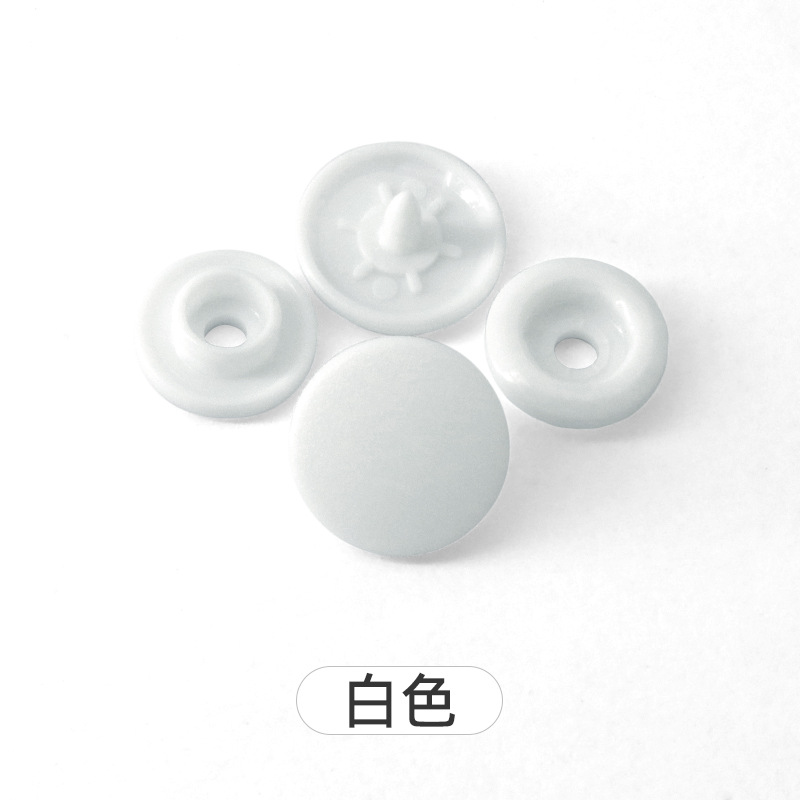 Pequeños lotes de productos de seguridad ambiental no tóxicos roer ropa de bebé de plástico cuatro cierre botones de color botones de ropa de trabajo botones