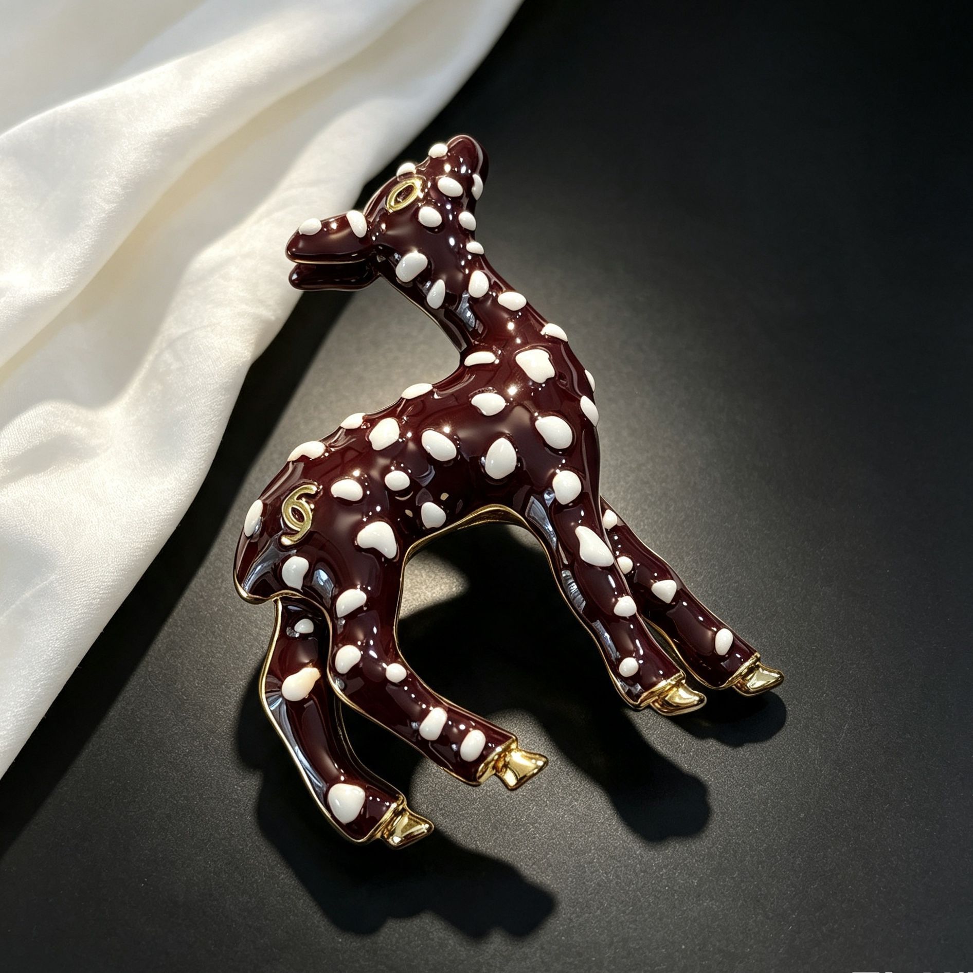 26 new models of spotted enamel deer brooches, light luxury, high-end, exquisite, three-dimensional, versatile animal pins, anti-slip
