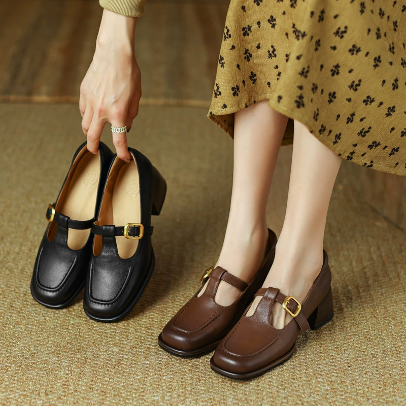 Винтажные однослойные туфли на толстом каблуке с квадратным носком и Т-образными пуговицами, женская новая женская обувь, лоферы на среднем каблуке, обувь Мэри Джейн, 2023 год
