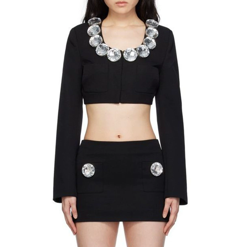 Новый комплект из двух предметов: короткий блейзер и юбка, 2024 года, европейский и американский стиль, высококачественная легкая роскошь, с тяжелыми стразами.