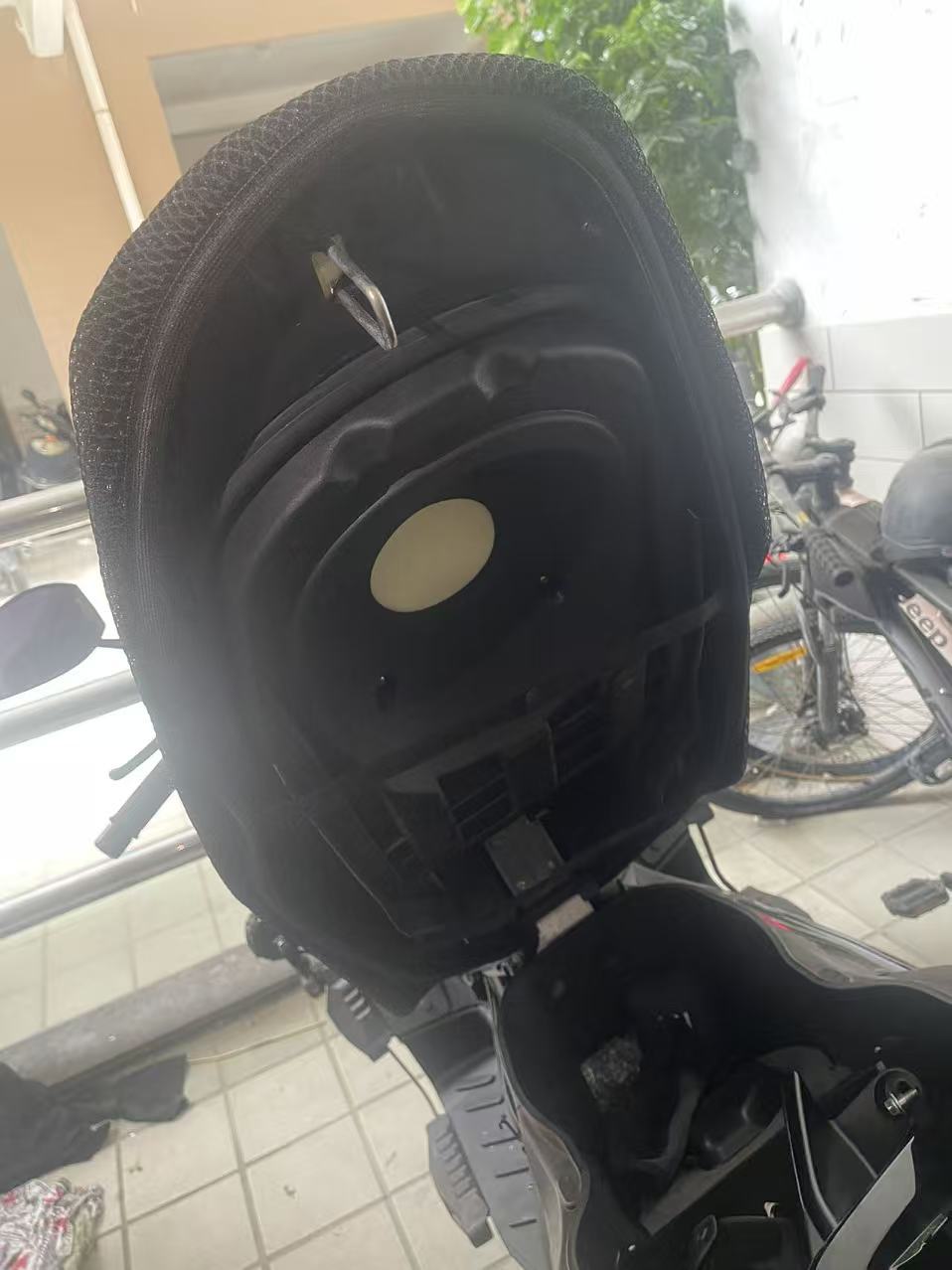Suitable for Yamaha Xmax300 Seat Cushion Cover Mesh Cover Leather Modified 3D Honeycomb Sun Protection Breathable Seat Cushion Protective Cover